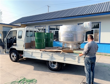 700L固定立式帶保溫電加熱煮鍋1臺，導熱油2桶發(fā)往安徽