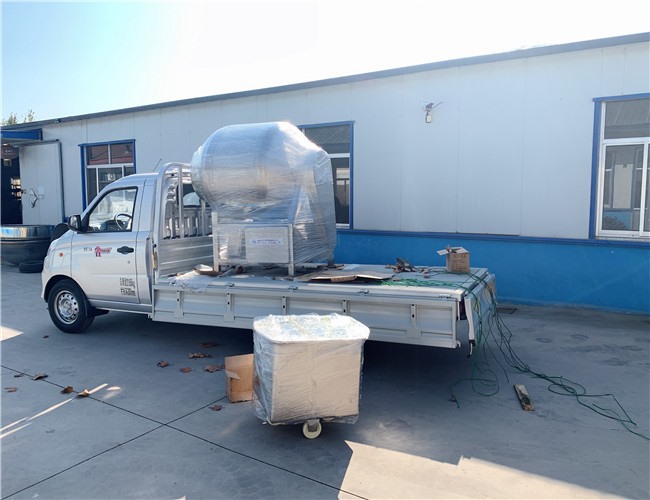400L變頻真空滾揉機，200L料車發(fā)往重慶