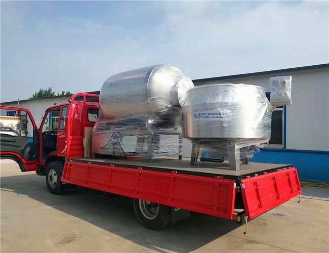 1000L變頻真空滾揉機、700L電加熱煮鍋發(fā)往安徽