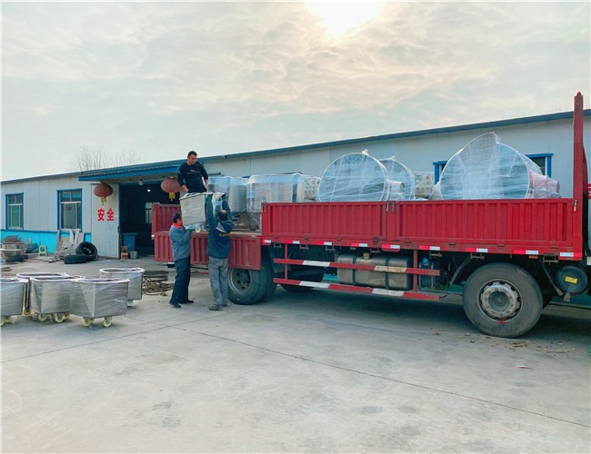 電加熱夾層鍋6臺(tái)，料車6臺(tái)，發(fā)往安徽亳州