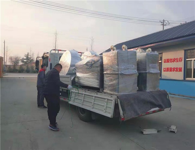 夾層鍋，真空包裝機(jī)，料車。晾肉推車發(fā)往安徽