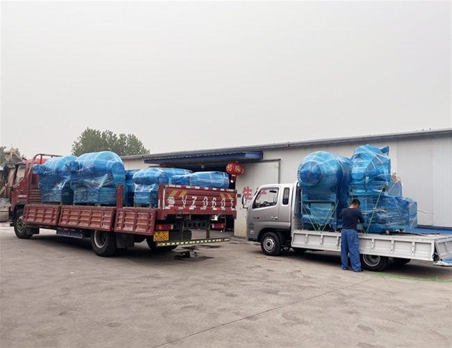 匯品真空滾揉機(jī)、料車(chē)、上料器、真空包裝機(jī)、夾層鍋等肉制品深加工設(shè)備發(fā)貨湖北武漢
