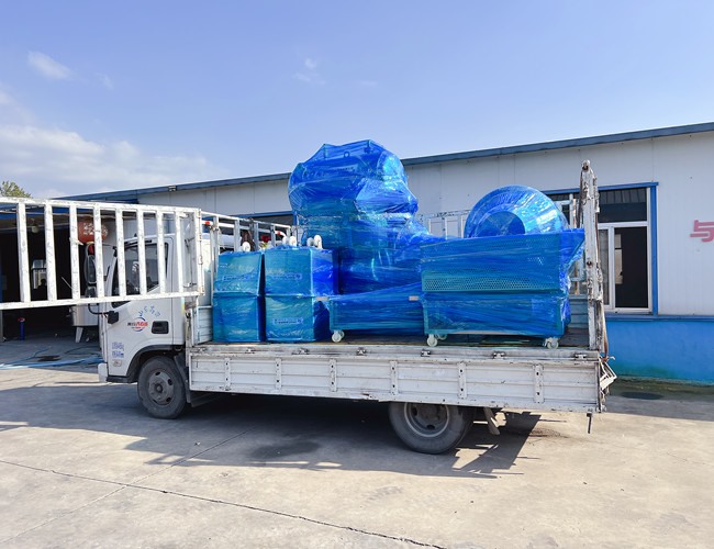 700雙層全自動(dòng)殺菌鍋、料車、滾揉機(jī)發(fā)貨河南周口